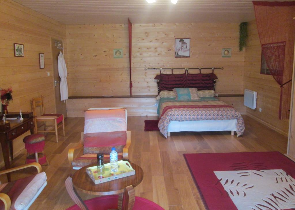Bed and Breakfast Domaine Du Val De Soux Montgaillard-de-Salies Habitación foto